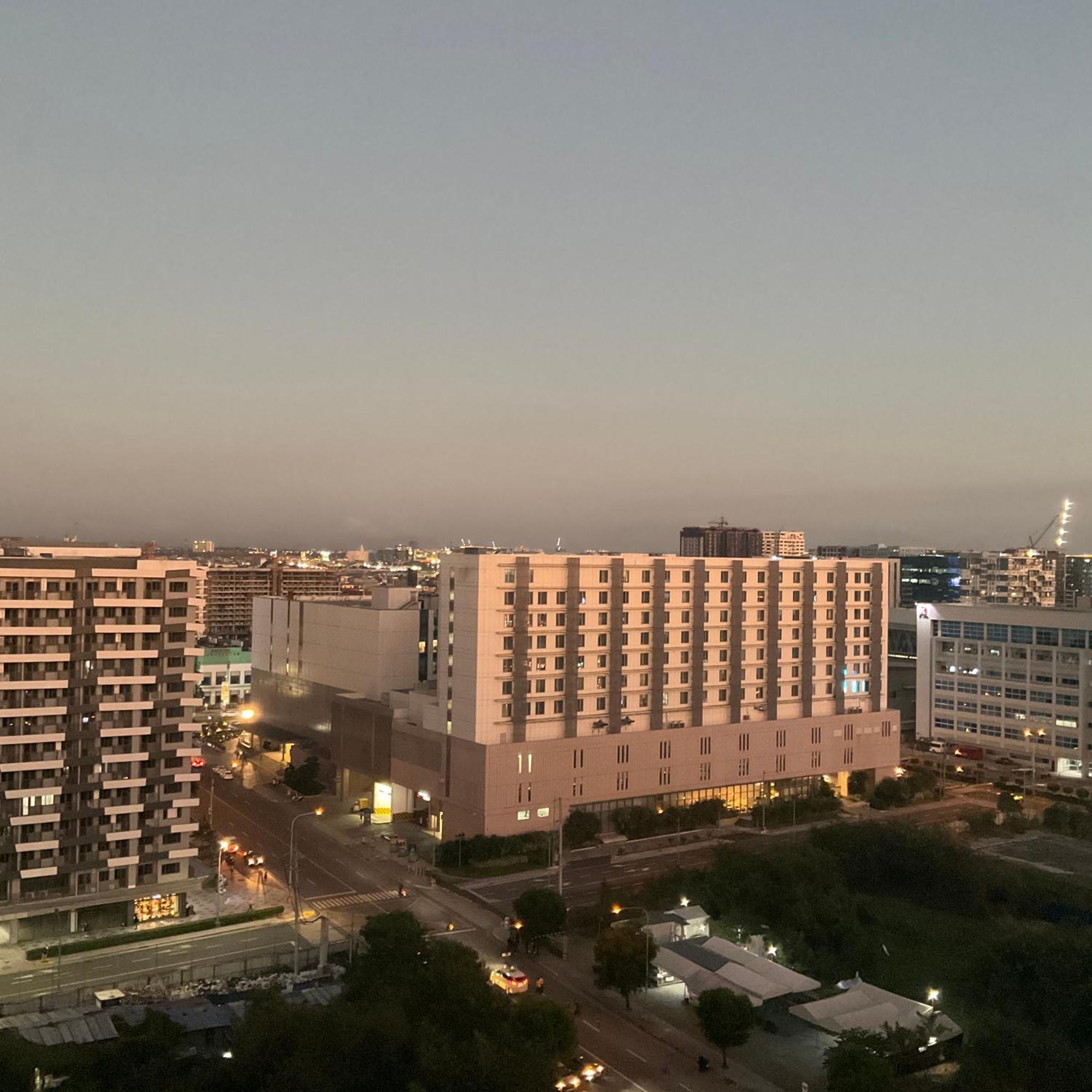 Sea 2-Br Unit With Free Parking Near Mall Of Asia 帕赛 外观 照片
